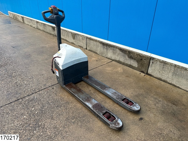 Leva LPEPT1.5 1500 kg, 0.2 m, electric, 1317 hours - Pallet truck: picture 3 Leva LPEPT1.5 1500 kg, 0.2 m, electric, 1317 hours - Pallet truck: picture 3