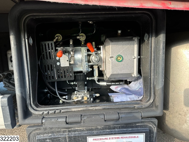 Mercedes-Benz Actros 2548 EURO 6, Lift roof - Curtainsider truck: picture 5 Mercedes-Benz Actros 2548 EURO 6, Lift roof - Curtainsider truck: picture 5