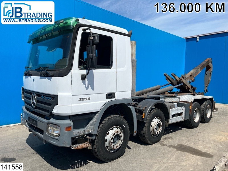 Mercedes-Benz Actros 3236 8x4, Steel suspension, 3 Pedals - Hook lift truck: picture 1 Mercedes-Benz Actros 3236 8x4, Steel suspension, 3 Pedals - Hook lift truck: picture 1
