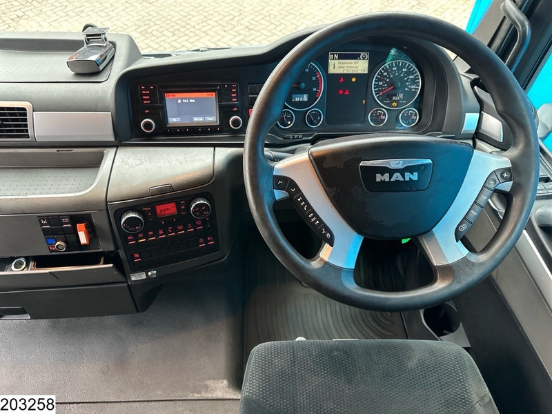 Interior photo 1: Tractor unit MAN TGX 24 440 6x2, EURO 5, RHD, ADR, PTO