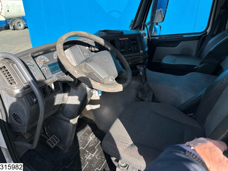 Volvo FM 280 EURO 3, Manual transmission - Dropside/ Flatbed truck: picture 5 Volvo FM 280 EURO 3, Manual transmission - Dropside/ Flatbed truck: picture 5