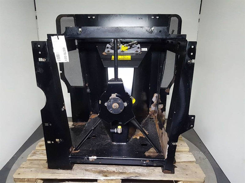 Case 621D-84528083-Tank/Behälter/Reservoir - Hydraulics for Construction machinery: picture 1 Case 621D-84528083-Tank/Behälter/Reservoir - Hydraulics for Construction machinery: picture 1