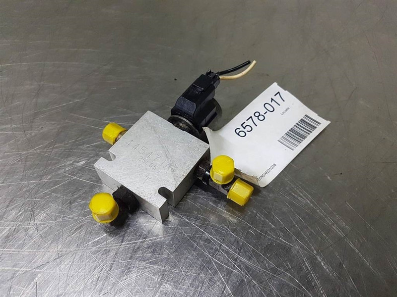 Case 621D-CNH 445471A1-Valve/Ventile/Ventiel - Hydraulics for Construction machinery: picture 1 Case 621D-CNH 445471A1-Valve/Ventile/Ventiel - Hydraulics for Construction machinery: picture 1