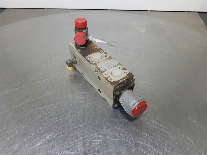 Case 921C - L127968 - Valve/Ventile/Ventiel - Hydraulics for Construction machinery: picture 3 Case 921C - L127968 - Valve/Ventile/Ventiel - Hydraulics for Construction machinery: picture 3