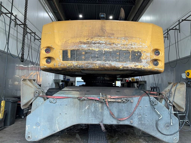 Liebherr LH 80 - (For parts) - Waste/ Industry handler: picture 5 Liebherr LH 80 - (For parts) - Waste/ Industry handler: picture 5
