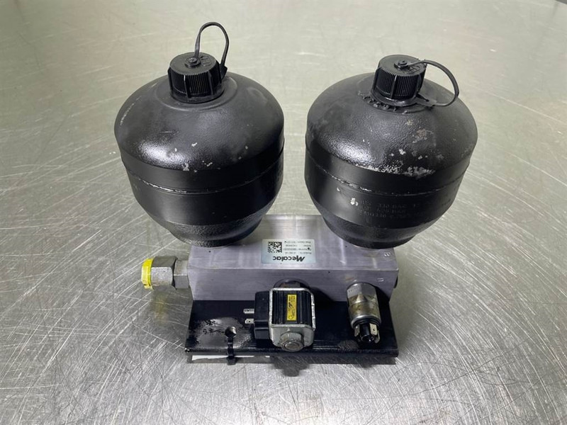Mecalac 12MTX-4108214A-Stabilising module - Hydraulics for Construction machinery: picture 1 Mecalac 12MTX-4108214A-Stabilising module - Hydraulics for Construction machinery: picture 1