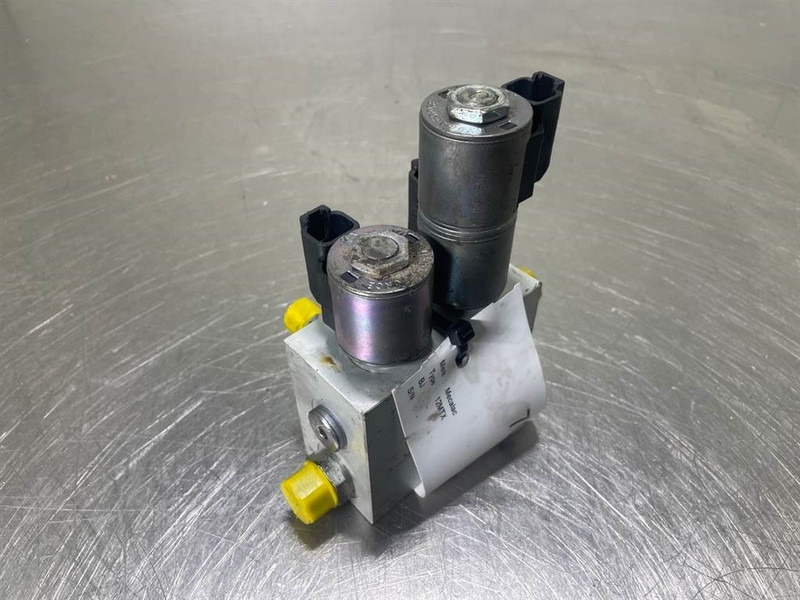 Mecalac 12MTX-6090387-Servo valve/Servoventil/Servoventiel - Hydraulics for Construction machinery: picture 4 Mecalac 12MTX-6090387-Servo valve/Servoventil/Servoventiel - Hydraulics for Construction machinery: picture 4