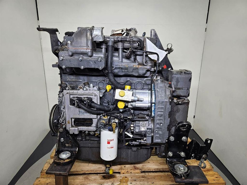 New Holland W110C-FPT F4HFE413J-Engine/Motor - Engine for Construction machinery: picture 1 New Holland W110C-FPT F4HFE413J-Engine/Motor - Engine for Construction machinery: picture 1