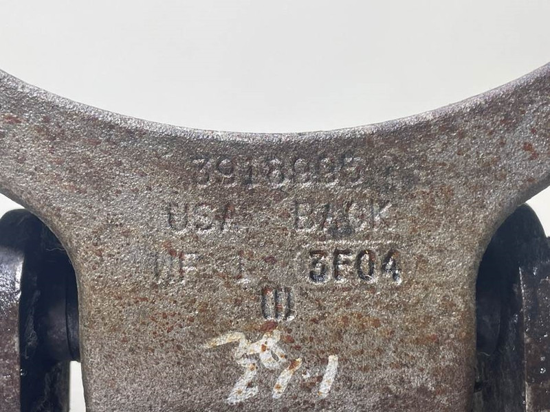 O & K L25.5-Cummins 3918995-Front engine support - Engine for Construction machinery: picture 5 O & K L25.5-Cummins 3918995-Front engine support - Engine for Construction machinery: picture 5