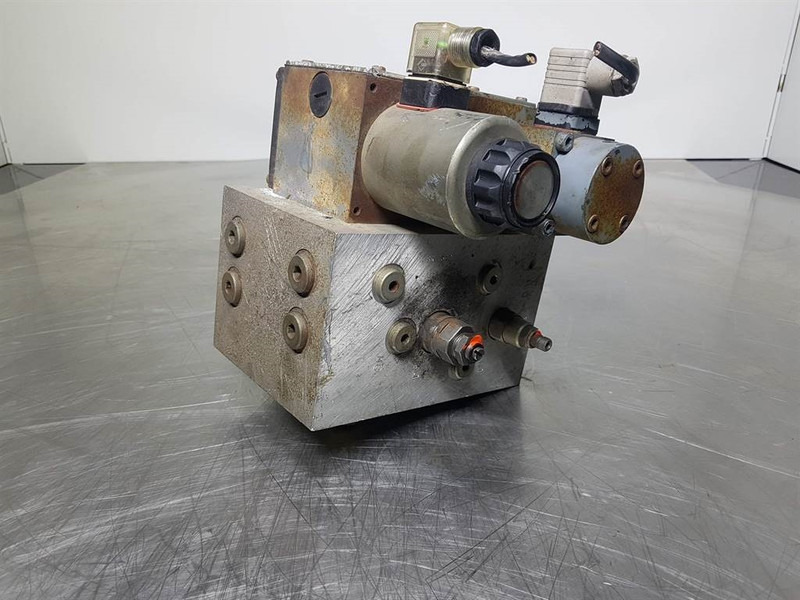 Rexroth 4WE10GA31/CG24Z4 - Valve/Ventile/Ventiel - Hydraulics: picture 2 Rexroth 4WE10GA31/CG24Z4 - Valve/Ventile/Ventiel - Hydraulics: picture 2
