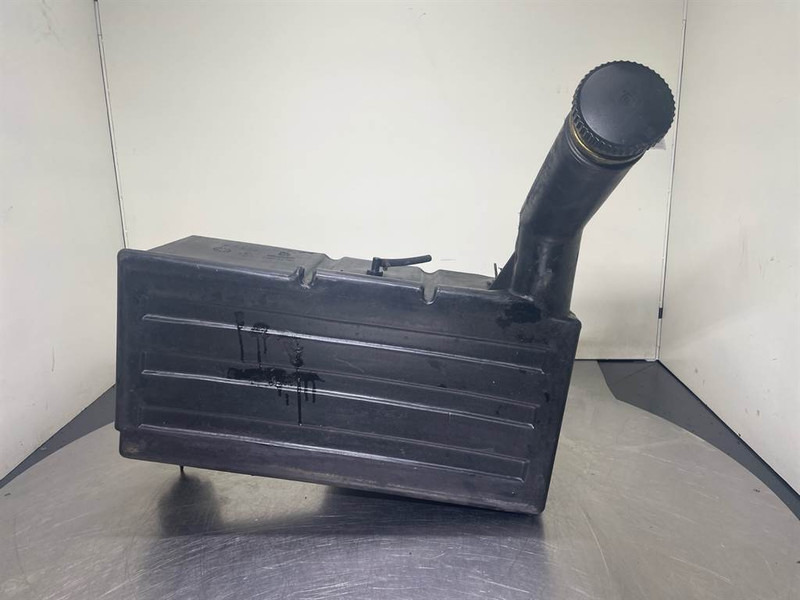 Schaeff SKL834-5267010034/6414014102-Fuel tank - Frame/ Chassis for Construction machinery: picture 1 Schaeff SKL834-5267010034/6414014102-Fuel tank - Frame/ Chassis for Construction machinery: picture 1