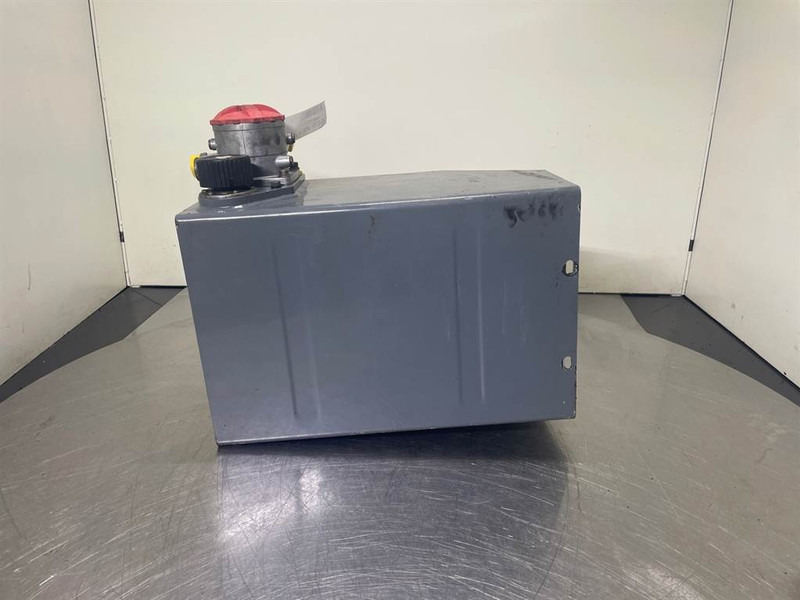 Schaeff SKL834-6452013001-Tank/Behälter/Reservoir - Hydraulics for Construction machinery: picture 3 Schaeff SKL834-6452013001-Tank/Behälter/Reservoir - Hydraulics for Construction machinery: picture 3