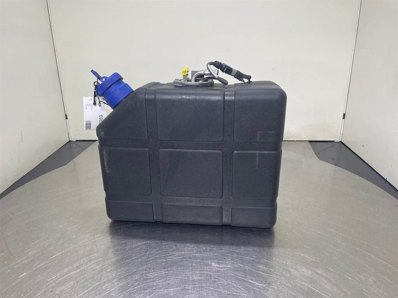 Sennebogen 835E-Cummins 4387616-AdBlue tank - Frame/ Chassis for Construction machinery: picture 2 Sennebogen 835E-Cummins 4387616-AdBlue tank - Frame/ Chassis for Construction machinery: picture 2