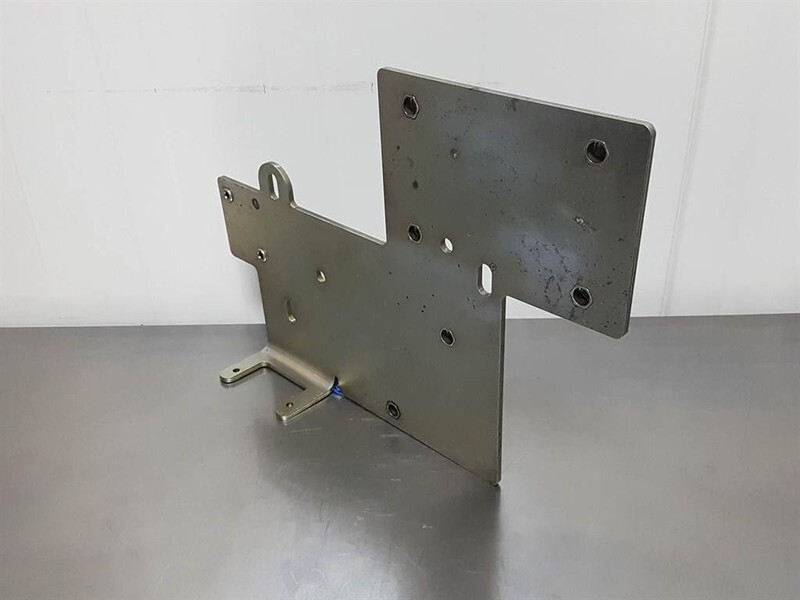 Terex Schaeff -0451539005-Bracket/Ventilhalterplatte/Plaat - Frame/ Chassis for Construction machinery: picture 1 Terex Schaeff -0451539005-Bracket/Ventilhalterplatte/Plaat - Frame/ Chassis for Construction machinery: picture 1