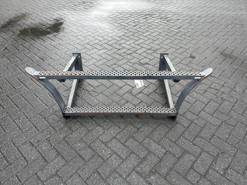 Terex TW150-6047945-Stair panel/Trittstufen/Traptreden - Frame/ Chassis for Construction machinery: picture 1 Terex TW150-6047945-Stair panel/Trittstufen/Traptreden - Frame/ Chassis for Construction machinery: picture 1