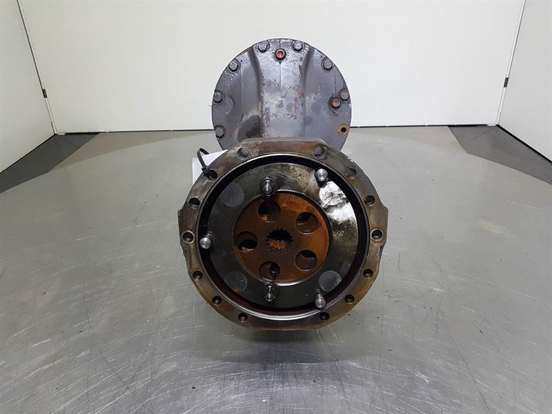 Zettelmeyer ZL802-Clark-Hurth 305/141/165-Axle housing - Axle and parts for Construction machinery: picture 4 Zettelmeyer ZL802-Clark-Hurth 305/141/165-Axle housing - Axle and parts for Construction machinery: picture 4