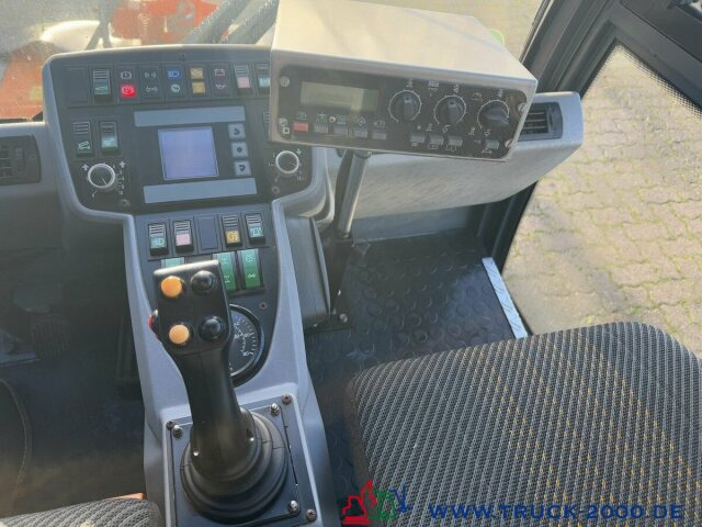 Multicar Tremo X56 Winterdienst Streuer + Besen NUR5569KM - Road sweeper: picture 4 Multicar Tremo X56 Winterdienst Streuer + Besen NUR5569KM - Road sweeper: picture 4