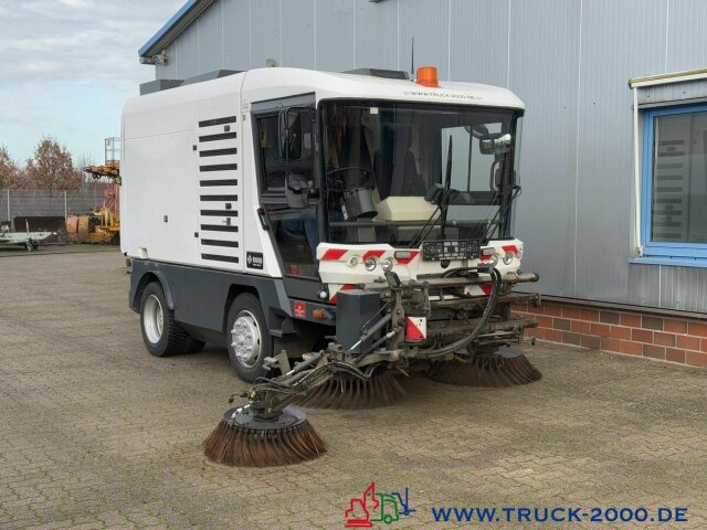 Ravo 540 3 Besensystem Sweeper + Sprühen 50 Km/h - Road sweeper: picture 2 Ravo 540 3 Besensystem Sweeper + Sprühen 50 Km/h - Road sweeper: picture 2