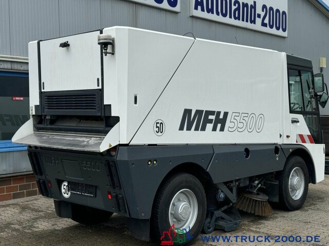 Schmidt MFH 5500 3 Besen + Hochdruckreiniger mit Lanze - Road sweeper: picture 3 Schmidt MFH 5500 3 Besen + Hochdruckreiniger mit Lanze - Road sweeper: picture 3