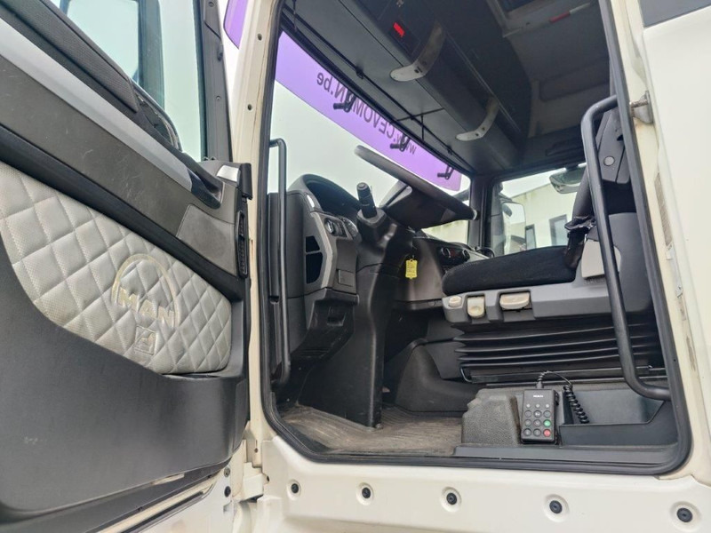 Tractor unit MAN TGX 18.480 Euro 6: picture 9