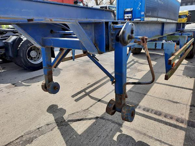 Container transporter/ Swap body semi-trailer MC ELVANEY MOTORS LTD 40FT: picture 6