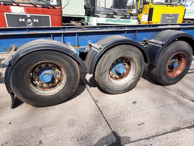 MC ELVANEY MOTORS LTD 40FT - Container transporter/ Swap body semi-trailer: picture 3 MC ELVANEY MOTORS LTD 40FT - Container transporter/ Swap body semi-trailer: picture 3