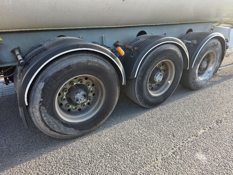 ROBINE SR3403 - Tank semi-trailer: picture 5 ROBINE SR3403 - Tank semi-trailer: picture 5