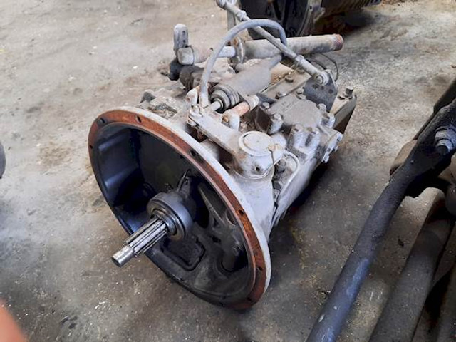 ZF S6-36 - Gearbox: picture 1 ZF S6-36 - Gearbox: picture 1