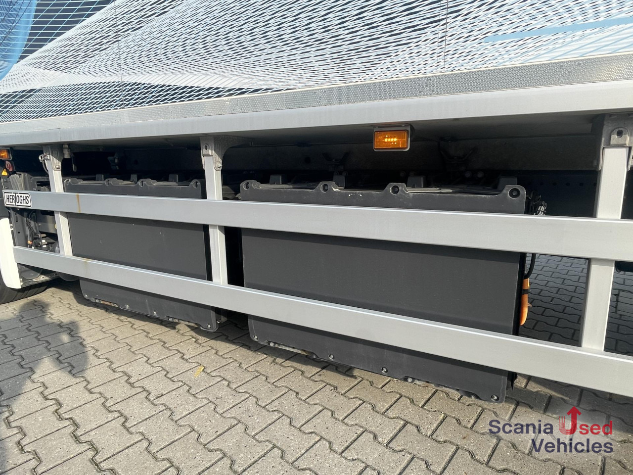 SCANIA P 230 B4x2NA ELECTRIC TAIL LIFT 2.5T 760X250X264CM - Box truck, Electric truck: picture 4 SCANIA P 230 B4x2NA ELECTRIC TAIL LIFT 2.5T 760X250X264CM - Box truck, Electric truck: picture 4