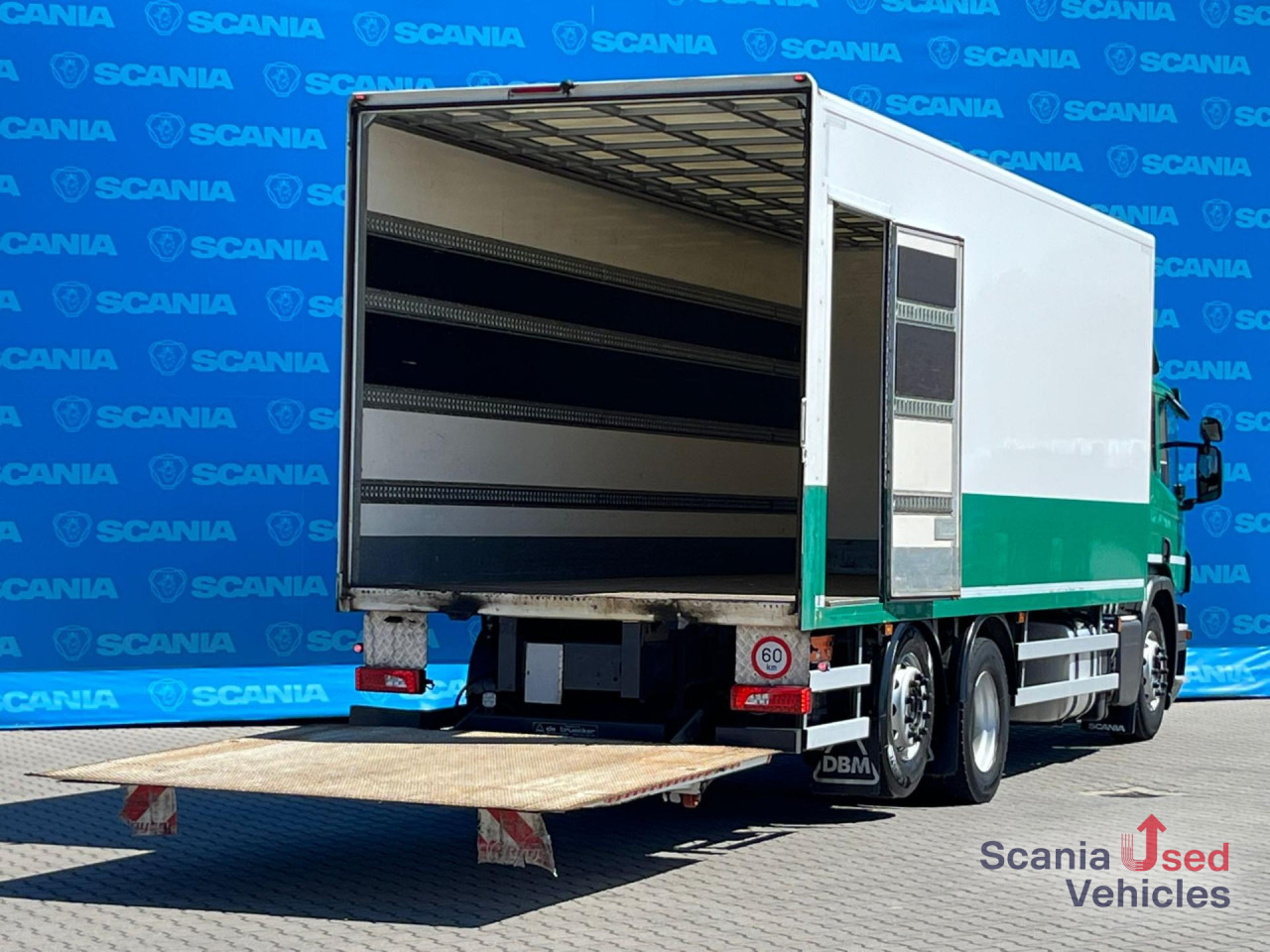 SCANIA P 320 DB6x2*4MNB RETARDER FULL AIR 8T TAIL LIFT 2T - Cab chassis truck: picture 2 SCANIA P 320 DB6x2*4MNB RETARDER FULL AIR 8T TAIL LIFT 2T - Cab chassis truck: picture 2