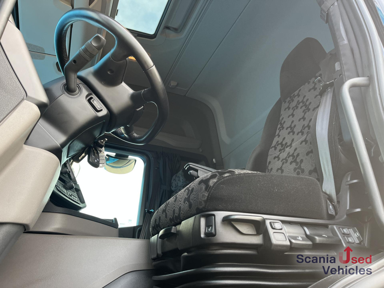 SCANIA G 360 A4x2NB HYBRID ! DIFF-L FULL AIR 8T LED NAVI - Tractor unit: picture 3 SCANIA G 360 A4x2NB HYBRID ! DIFF-L FULL AIR 8T LED NAVI - Tractor unit: picture 3