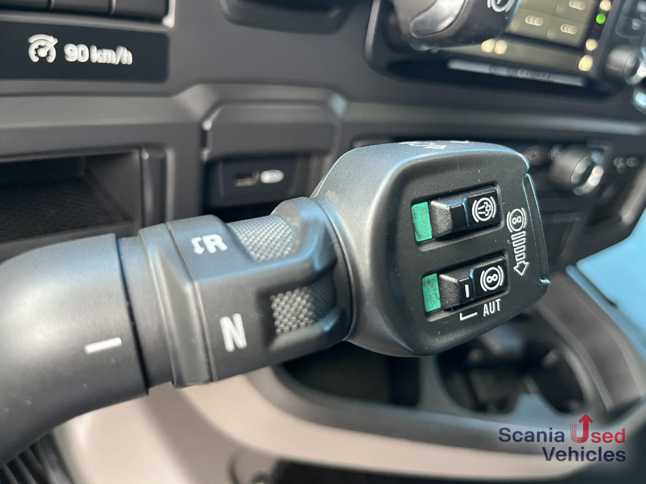 SCANIA R 450 A4x2LB RETARDER DIFF-L P-AIRCO FULL AIR - Tractor unit: picture 4 SCANIA R 450 A4x2LB RETARDER DIFF-L P-AIRCO FULL AIR - Tractor unit: picture 4