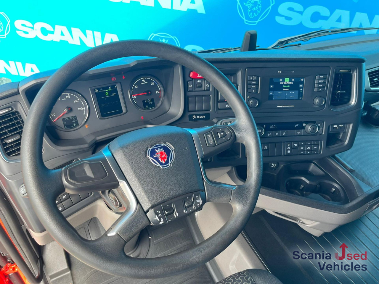 SCANIA R 450 A4x2NA RETARDER 8T DIFF-L HYDRO LOW MILEAGE - Tractor unit: picture 5 SCANIA R 450 A4x2NA RETARDER 8T DIFF-L HYDRO LOW MILEAGE - Tractor unit: picture 5