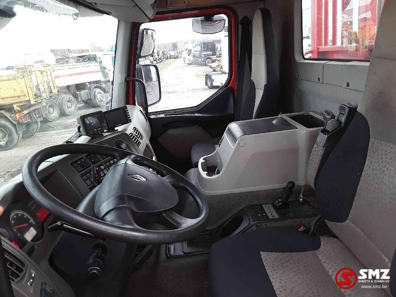 Dropside/ Flatbed truck, Crane truck Renault Kerax 380: picture 6
