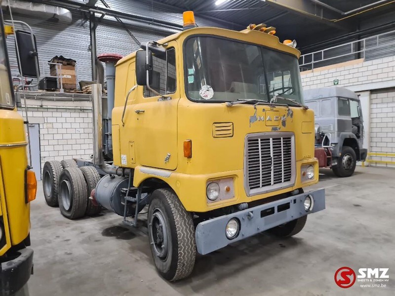 MACK F 700 francais/french - Tractor unit: picture 1 MACK F 700 francais/french - Tractor unit: picture 1