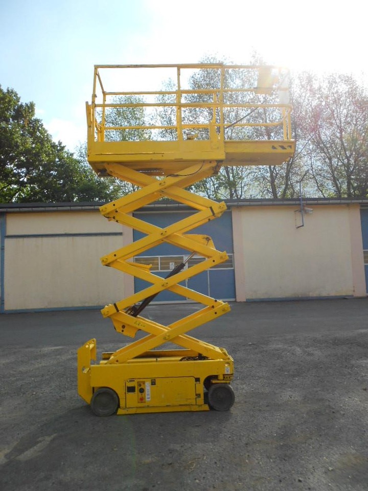 Genie GS 1930, Scherenarbeitsbühne Genie 8 m Genie GS 1930, Scherenarbeitsbühne Genie 8 m - Scissor lift: picture 1 Genie GS 1930, Scherenarbeitsbühne Genie 8 m Genie GS 1930, Scherenarbeitsbühne Genie 8 m - Scissor lift: picture 1