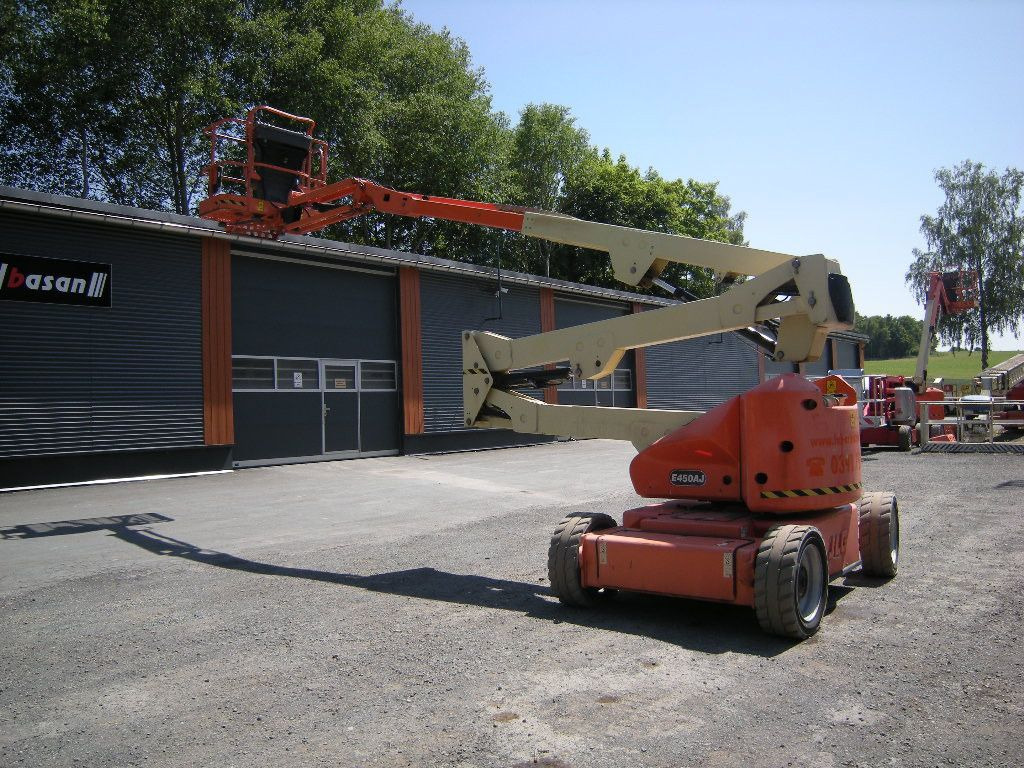 JLG E450 AJ Gelenkteleskoparbeitsbühne 16 m - Truck mounted aerial platform: picture 3 JLG E450 AJ Gelenkteleskoparbeitsbühne 16 m - Truck mounted aerial platform: picture 3