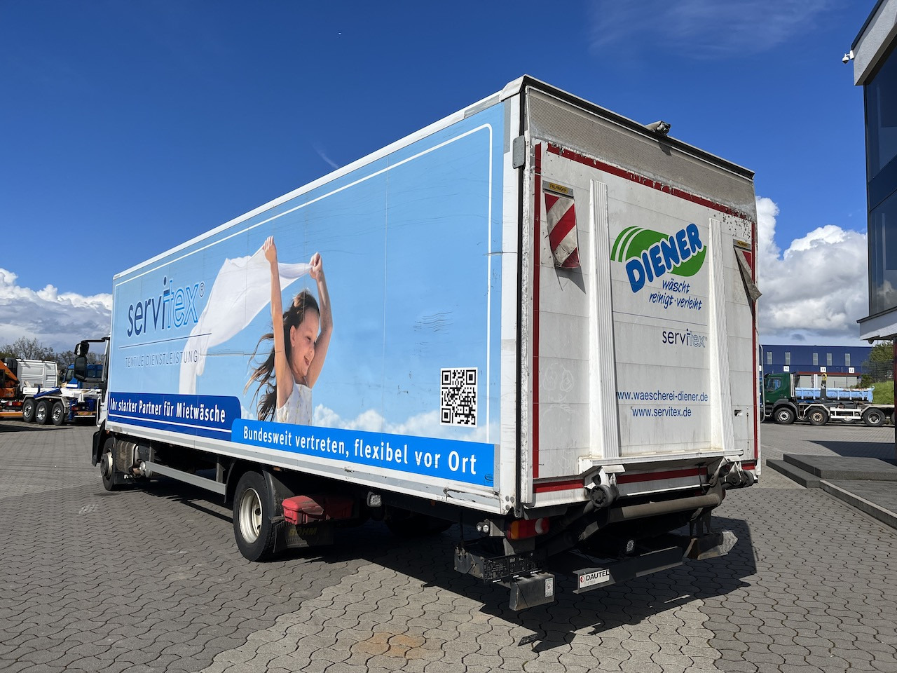 Box truck Iveco 120E25 Eurocargo 4x2 Koffer | Ladebordwand: picture 6 Box truck Iveco 120E25 Eurocargo 4x2 Koffer | Ladebordwand: picture 6