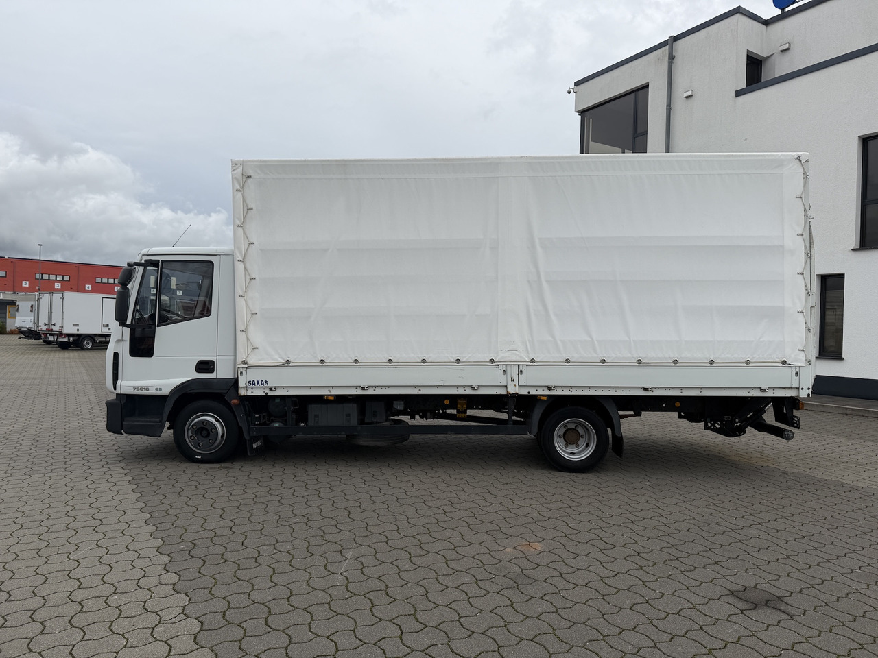 Iveco 75 E 180 4x2 LBW - Curtain side van: picture 3 Iveco 75 E 180 4x2 LBW - Curtain side van: picture 3