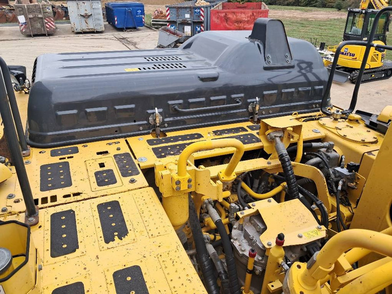 Crawler excavator Komatsu HB365LC-3 Hybrid: picture 7