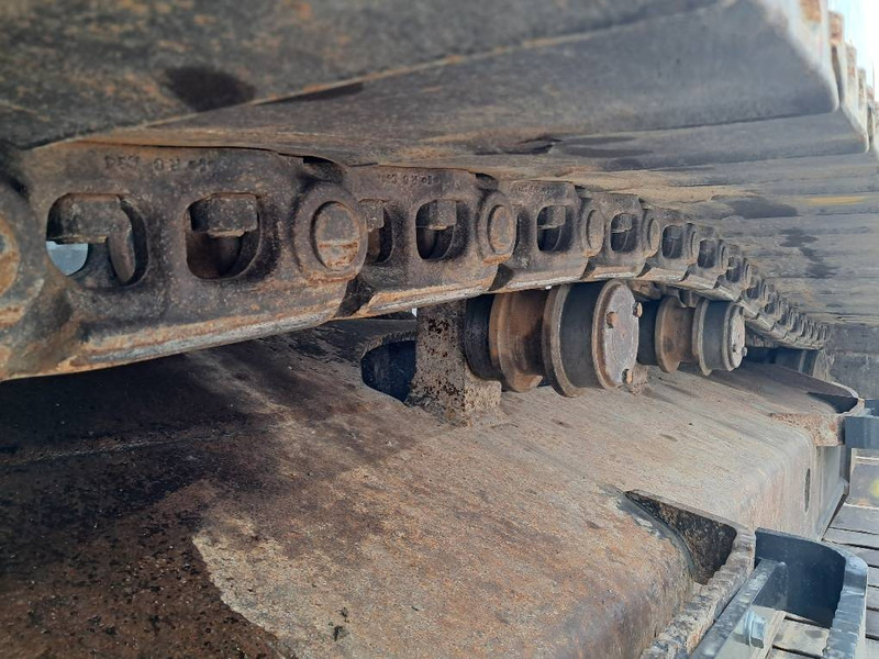 Crawler excavator Komatsu HB365LC-3 Hybrid: picture 20