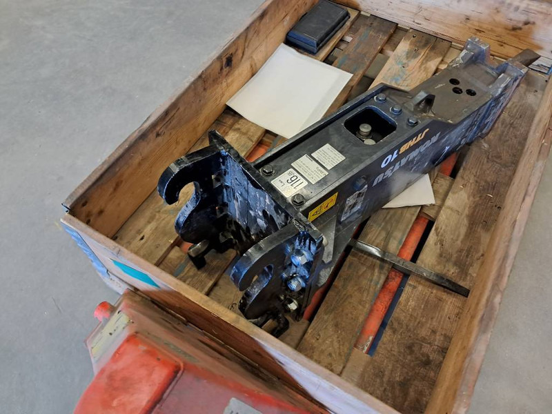 Komatsu JTHB10-3 - Hydraulic hammer for Construction machinery: picture 3 Komatsu JTHB10-3 - Hydraulic hammer for Construction machinery: picture 3