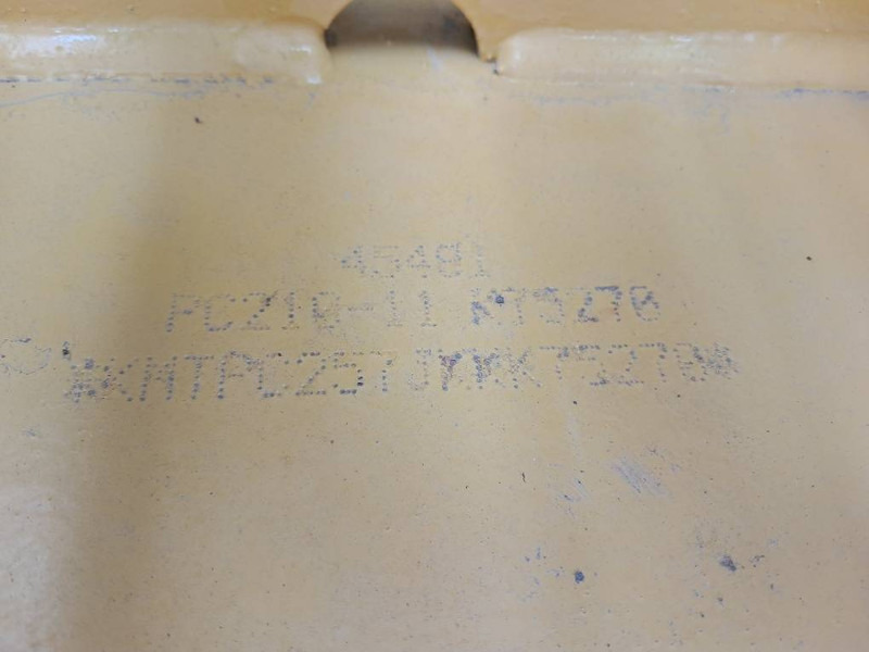 Crawler excavator Komatsu PC210LCI-11: picture 11