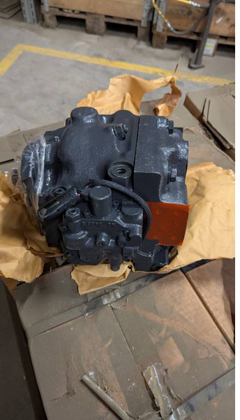 Komatsu WA380-6 or WA430-6 hydraulic pump 708-1W-41570 - Hydraulics for Construction machinery: picture 1 Komatsu WA380-6 or WA430-6 hydraulic pump 708-1W-41570 - Hydraulics for Construction machinery: picture 1