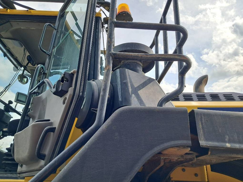 Komatsu WA480-8 - Wheel loader: picture 2 Komatsu WA480-8 - Wheel loader: picture 2