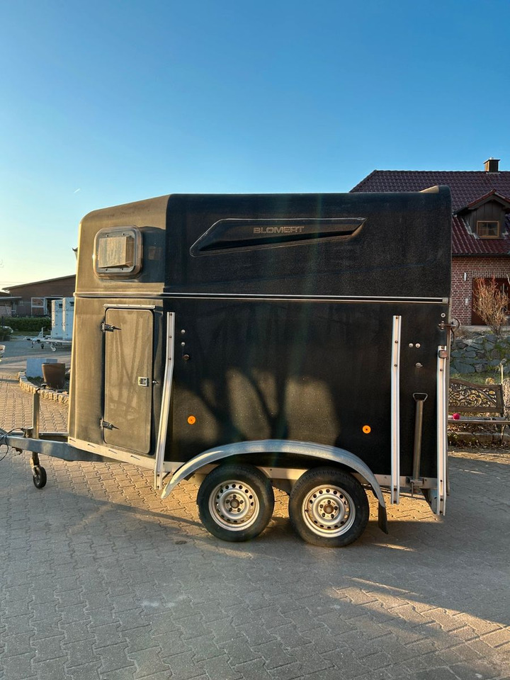 Blomert Vollpoly 2 Pferde mit Sattelkammer - Horse trailer: picture 2 Blomert Vollpoly 2 Pferde mit Sattelkammer - Horse trailer: picture 2
