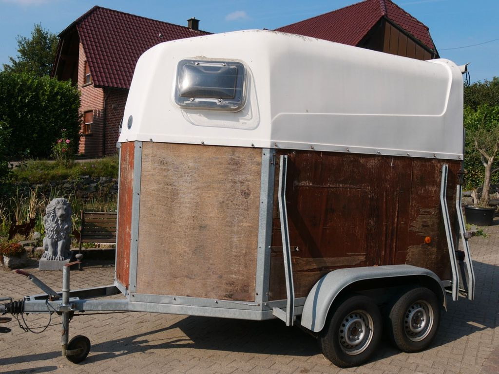 Holz Poly 2 Pferde Holz Poly 2 Pferde - Horse trailer: picture 1 Holz Poly 2 Pferde Holz Poly 2 Pferde - Horse trailer: picture 1