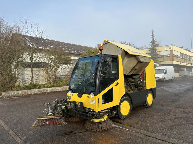 Diversen MFH 2500 Kehrmaschine Klima 3 Besen AEBI MATEC MFH 2500 Kehrmaschine Klima 3 Besen - Industrial sweeper: picture 3 Diversen MFH 2500 Kehrmaschine Klima 3 Besen AEBI MATEC MFH 2500 Kehrmaschine Klima 3 Besen - Industrial sweeper: picture 3
