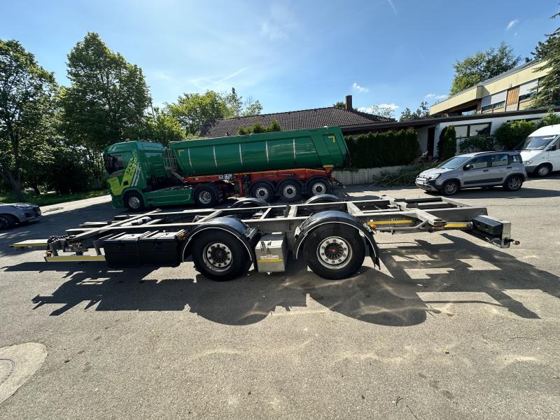 H&W 4 x Tandem Lafette MEGA verzinkt Mitnahmestapl. 7. 3 x Tandem Lafette MEGA verzinkt Mitnahmestapl. 7.82 m - Container transporter/ Swap body trailer: picture 1 H&W 4 x Tandem Lafette MEGA verzinkt Mitnahmestapl. 7. 3 x Tandem Lafette MEGA verzinkt Mitnahmestapl. 7.82 m - Container transporter/ Swap body trailer: picture 1