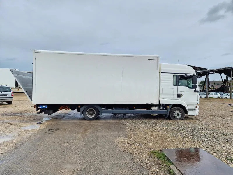 New Panel van MAN BL UNFALL Koffer Langes Haus Klima: picture 8
